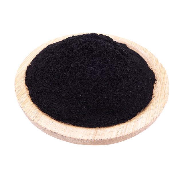 Charbon actif en poudre &agrave; base de bois